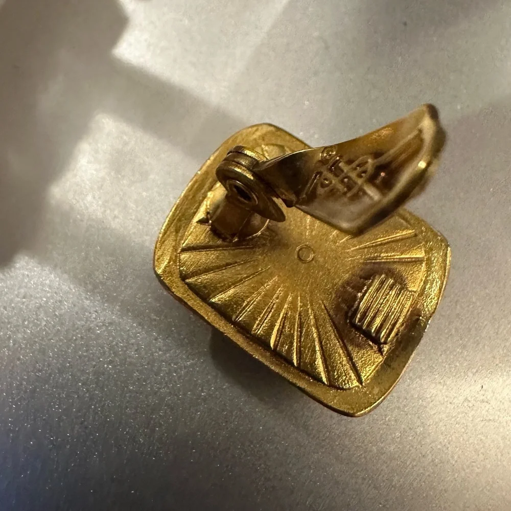 Yves Saint Laurent YSL Vintage Gold Clip On Resin Earrings France Haute Couture - Picture 5 of 7